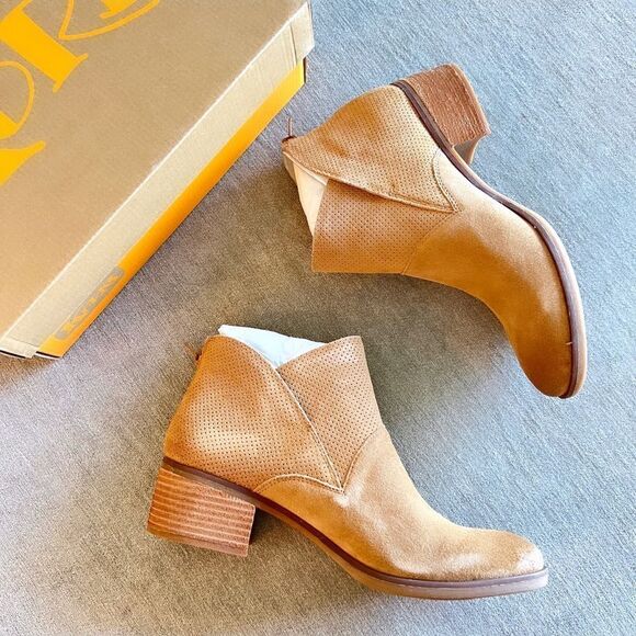 NWT Korks Maldon Suede Leather Heeled Booties in Tan 9.5 - Picture 1 of 6